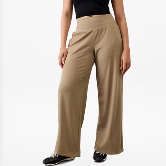Athleta Venice High Rise Wide Leg Pant in Brownstone Beige - Size Medium Petite - Picture 1 of 9